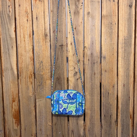 Vera Bradley Crossbody - Picture 2 of 8